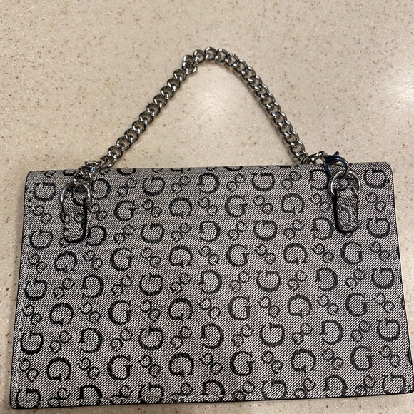 Guess wristlet Grey with Black - Picture 2 of 3